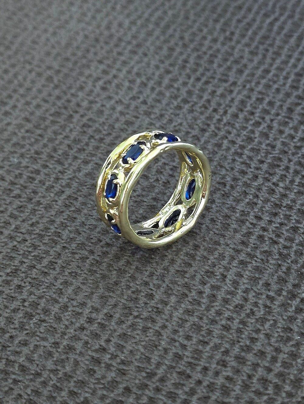 Zeyzey Gold💛 Double✌️ Band with Blue💙 Crystals💎 Ring💍 - NWT - Picture 5 of 16